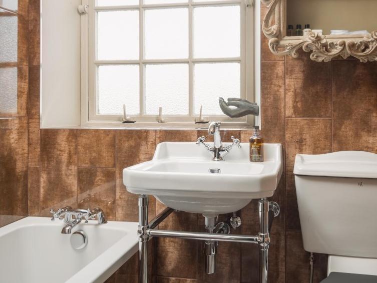 Canongate Luxury Homestay Edinburgh Exteriér fotografie